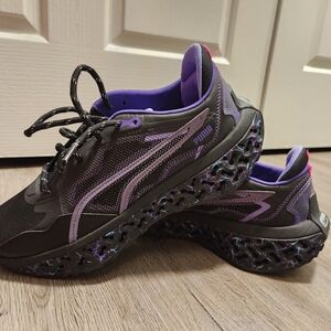 Puma Men's Black and Purple Athletic Sneakers